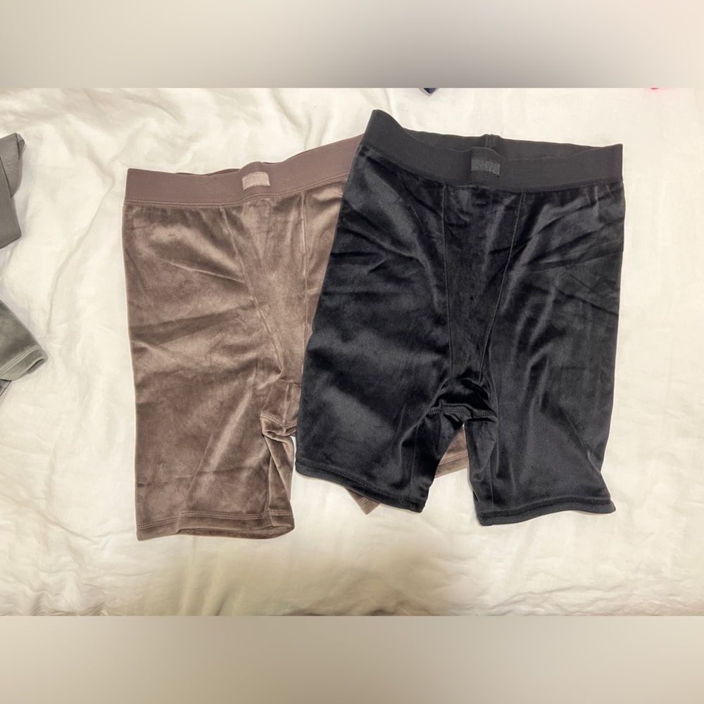 SKIMS Velour Boxer Bundle. Amethyst & Onyx - Size Medium